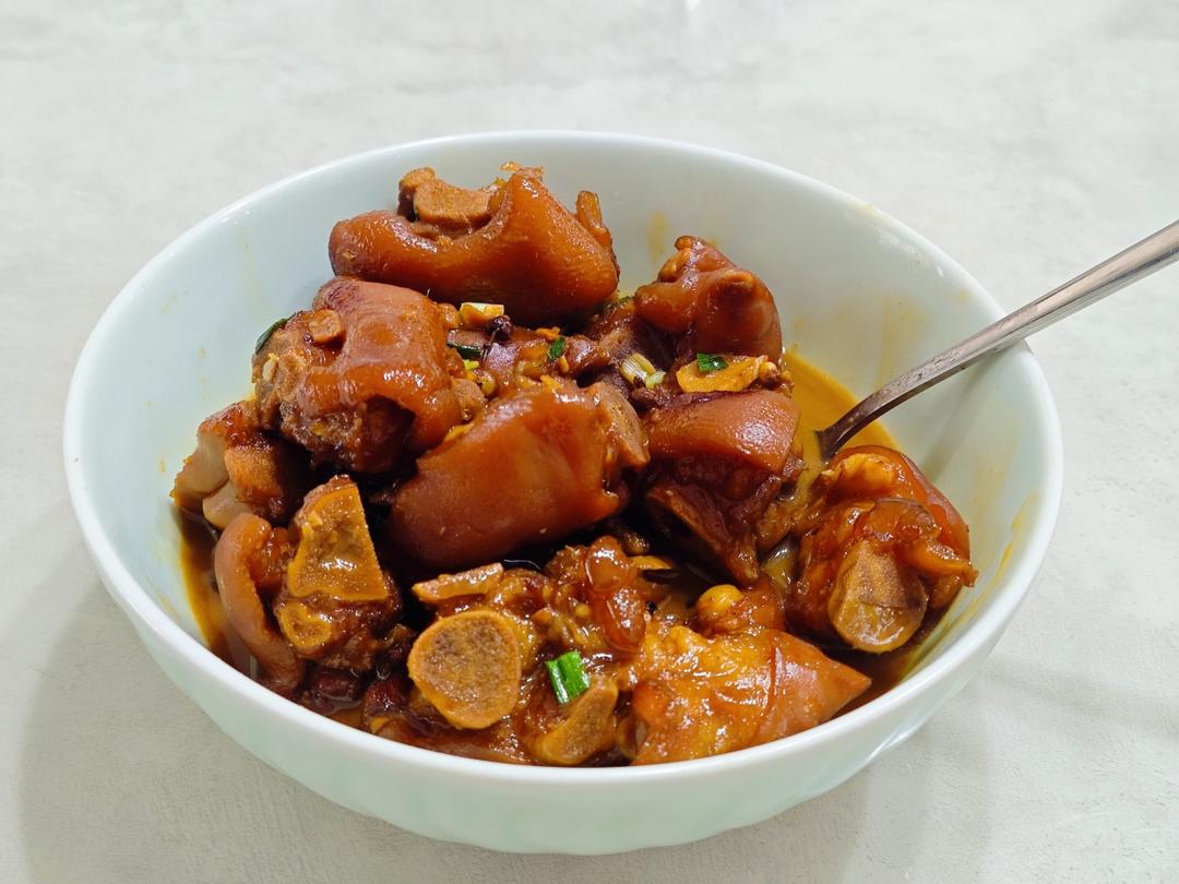 美味的家常菜：红烧猪蹄