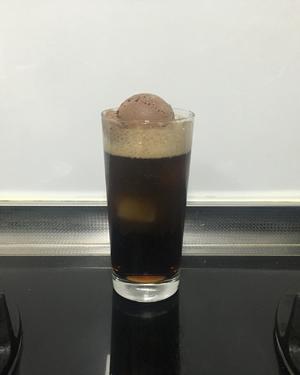 冰激淋混合饮料“黑牛”的做法 步骤3