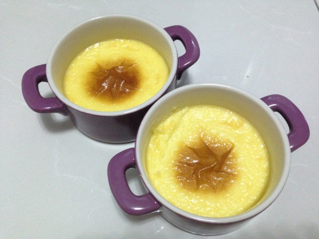 Crèmebrulée。法式烤布雷。焦糖布丁。