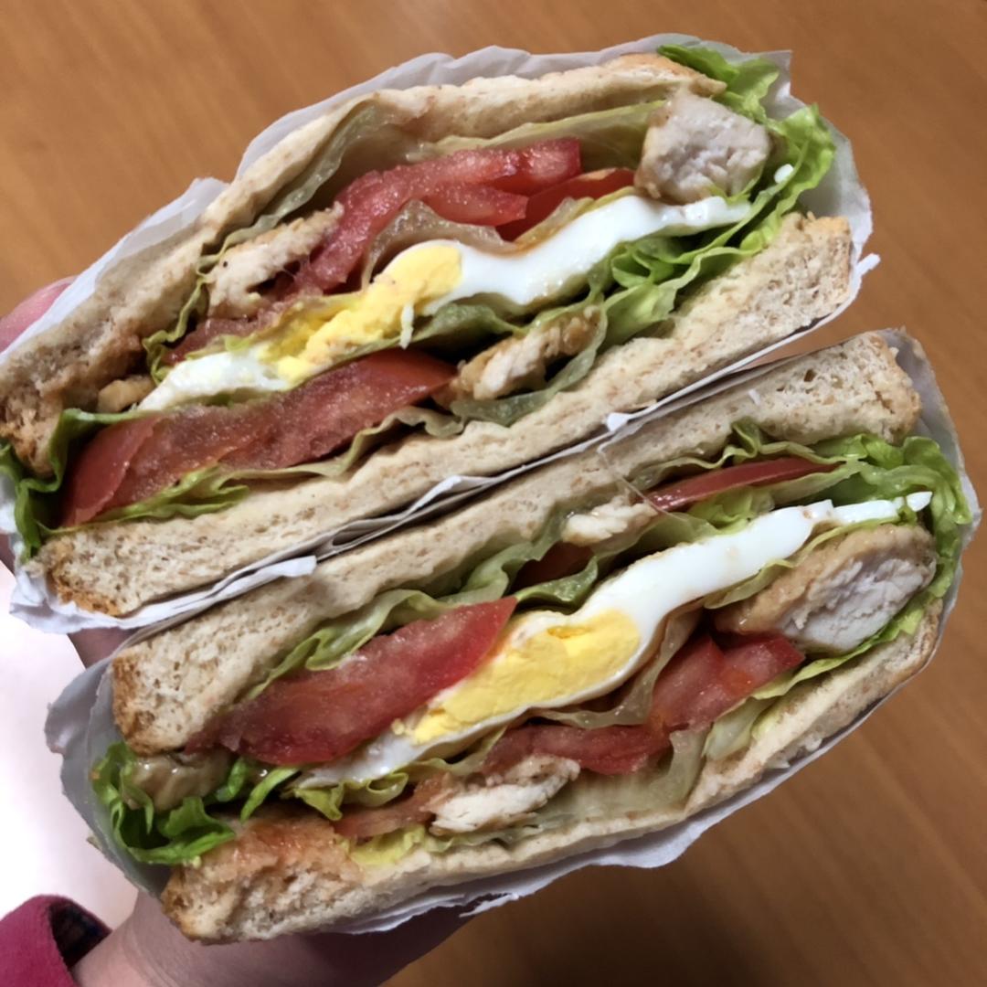鸡胸肉三明治