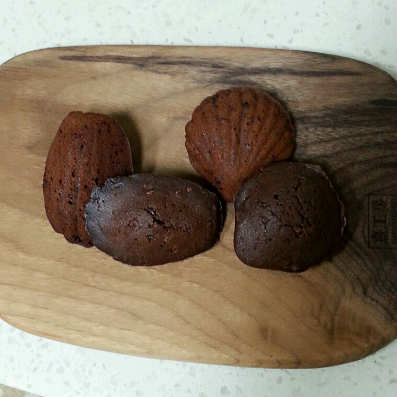 黑贝壳（威士忌黑巧克力玛德琳）