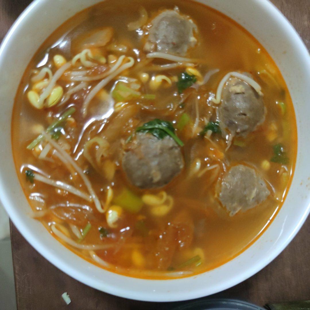 辣白菜豆芽汤