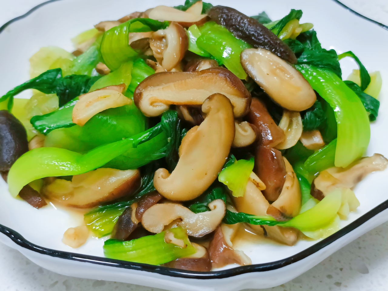 低脂家常菜上海青炒香菇