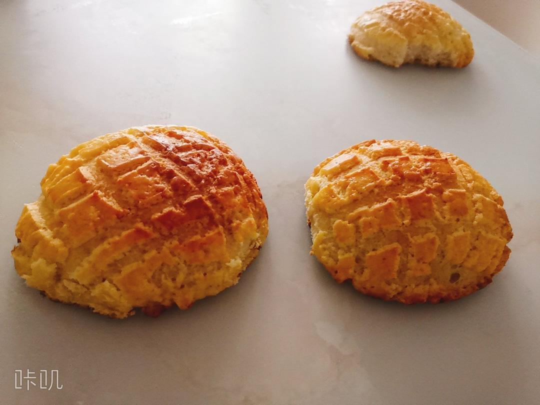 好吃到炸裂的港式菠萝包（附带制作酥皮的小视频）