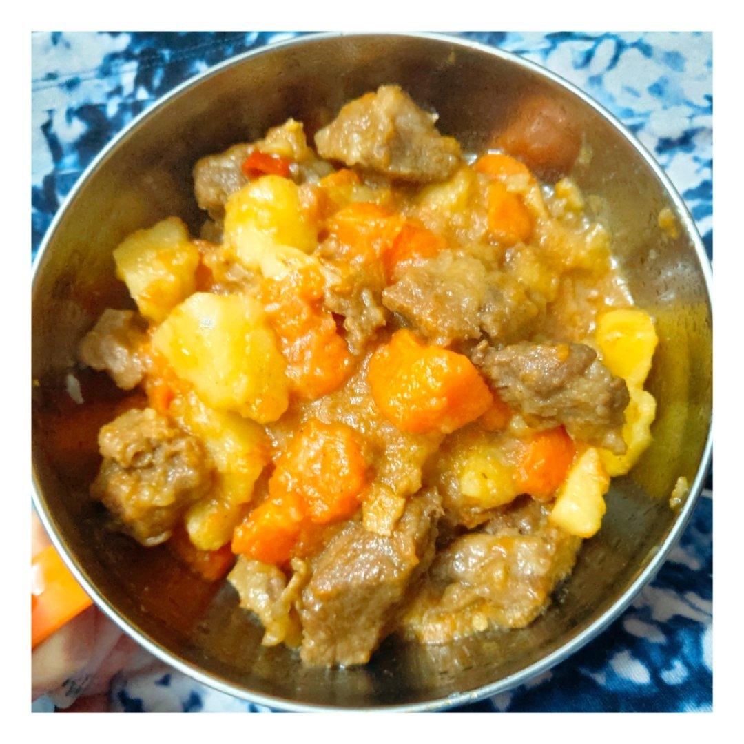 沙沙土豆胡萝卜炖牛肉