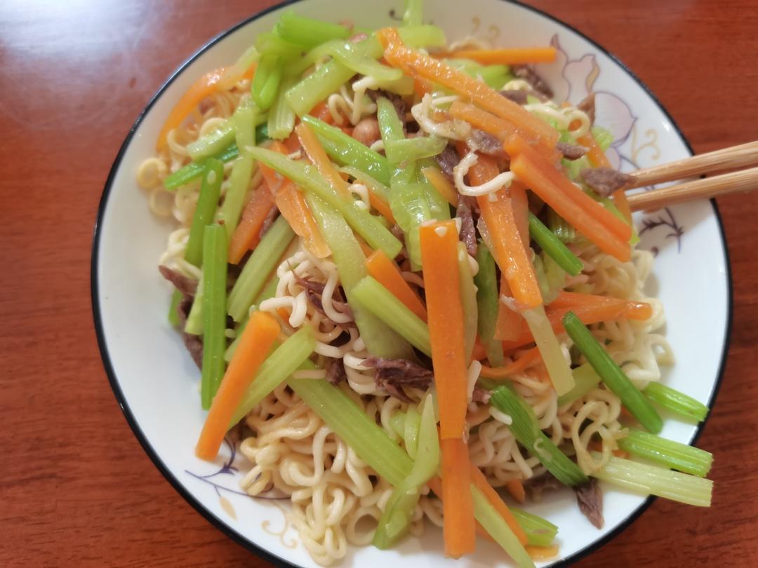 🍜最简单最好吃的家常炒面