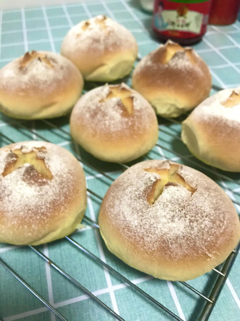 (超好吃的咸口面包）爆浆培根芝士面包