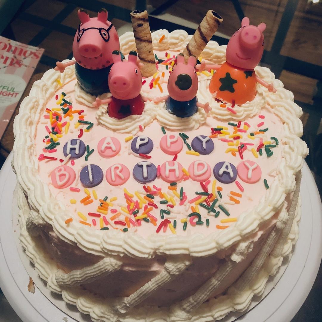小猪佩奇场景蛋糕