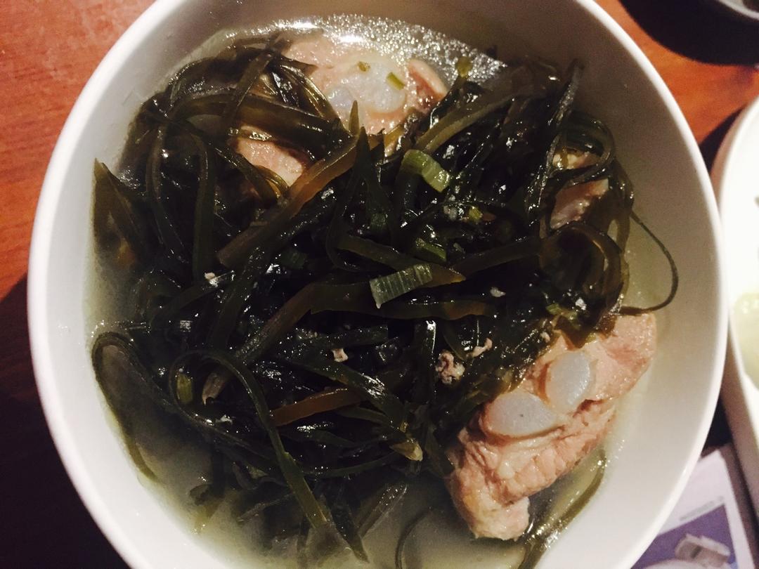 海带排骨肉汤
每日一汤养生
