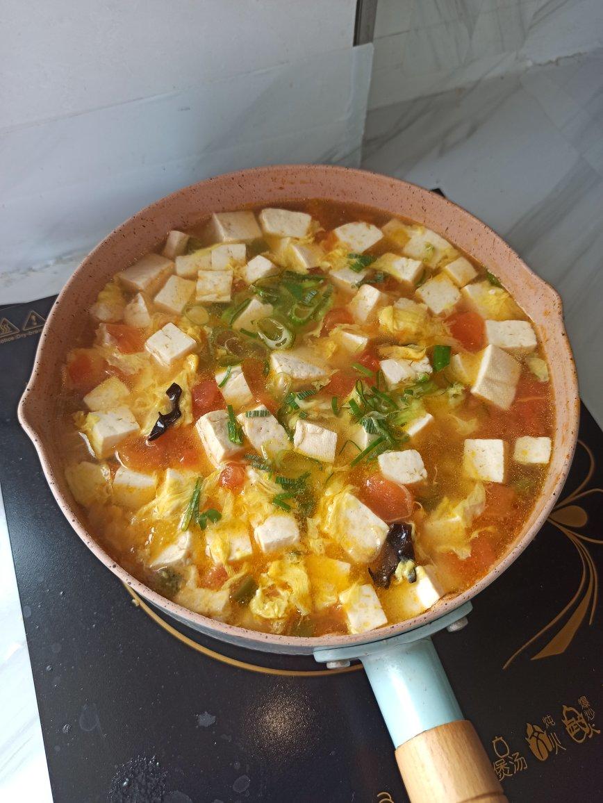 西红柿鸡蛋豆腐汤