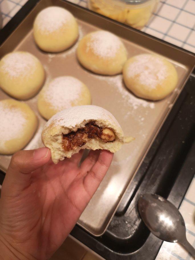 叫圆滚滚的牛奶白胖子小餐包