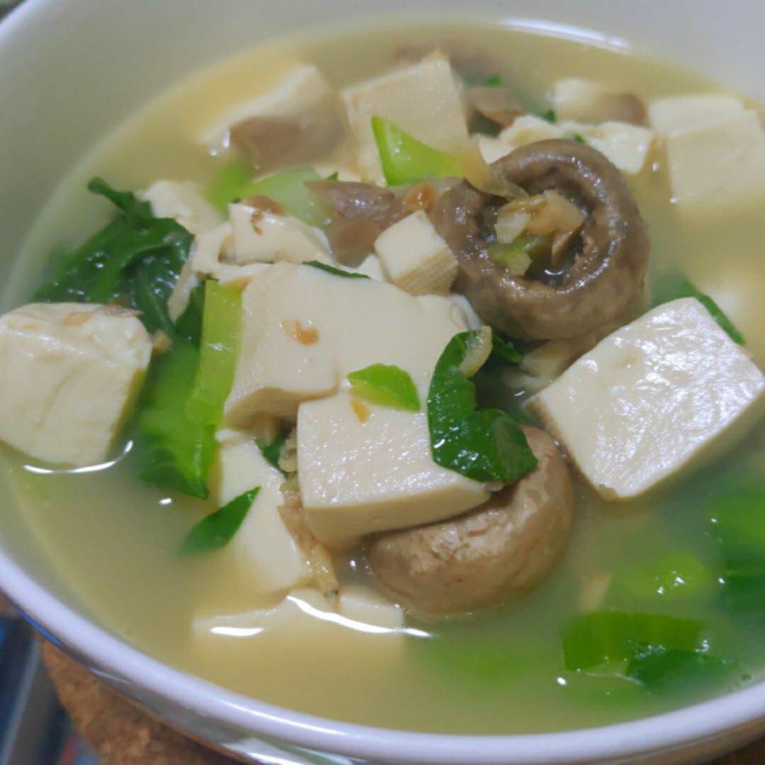 「鲜」口蘑豆腐快手暖汤