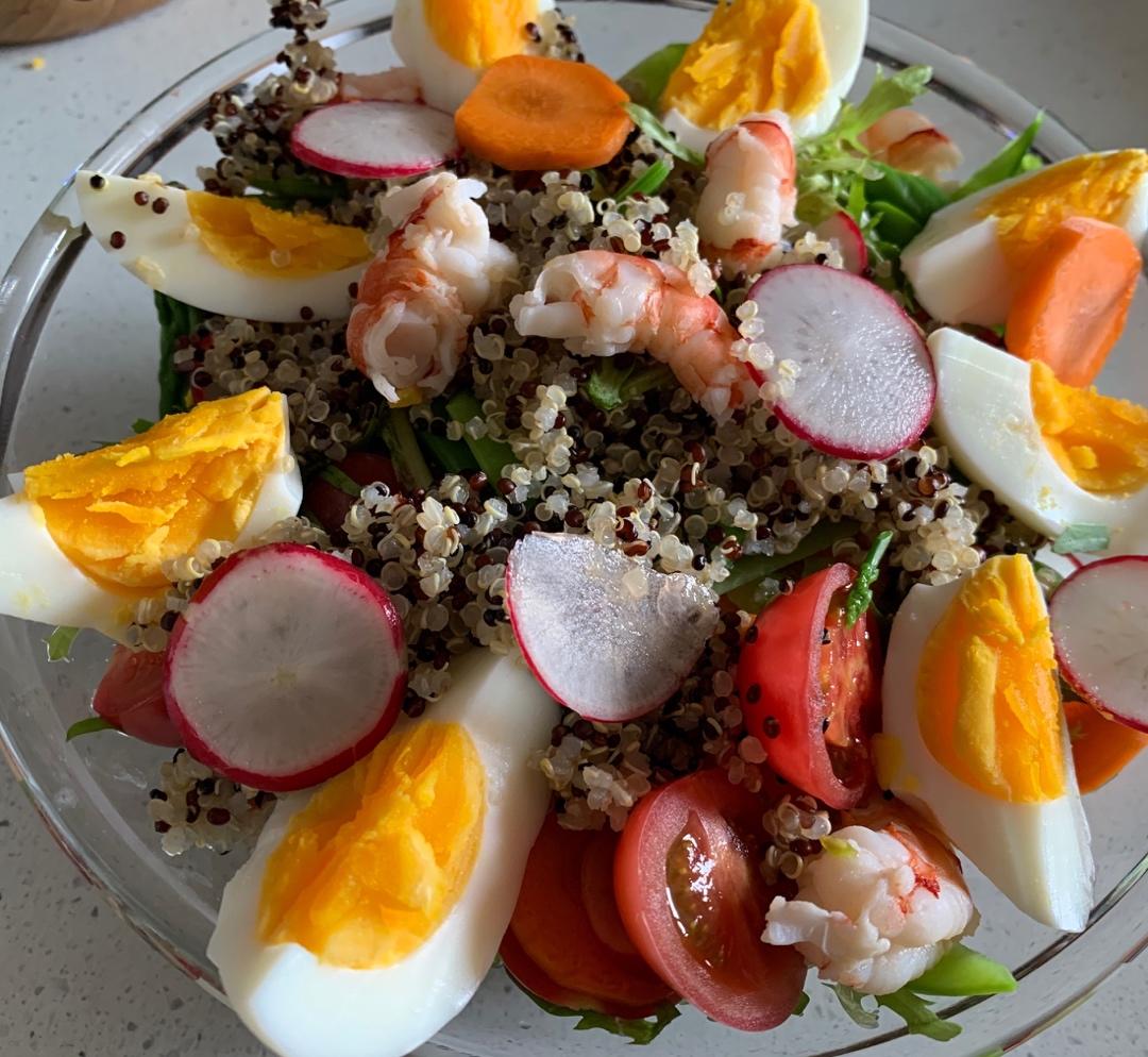 堂妈小厨—藜麦虾仁沙拉