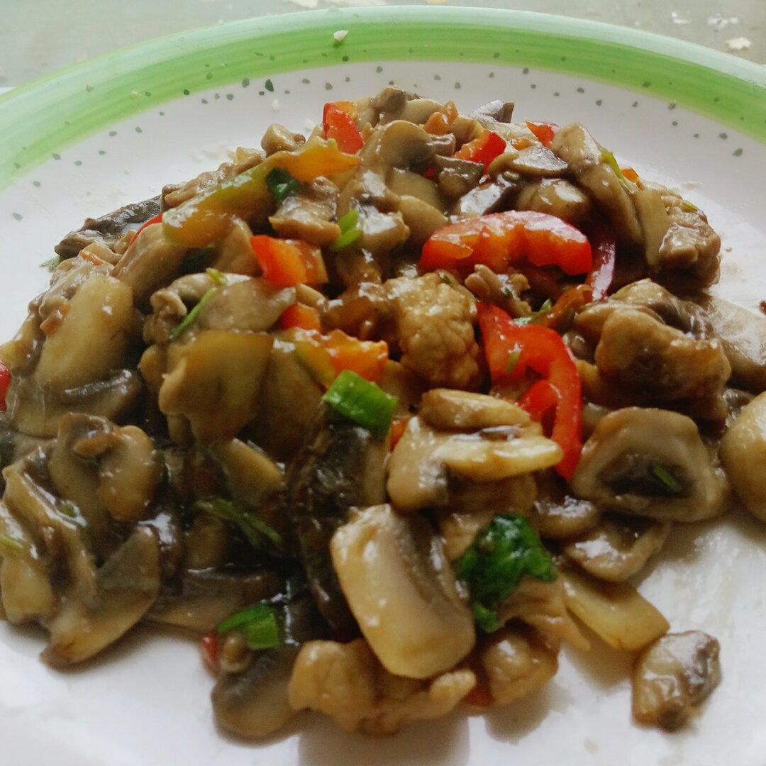 口蘑炒肉