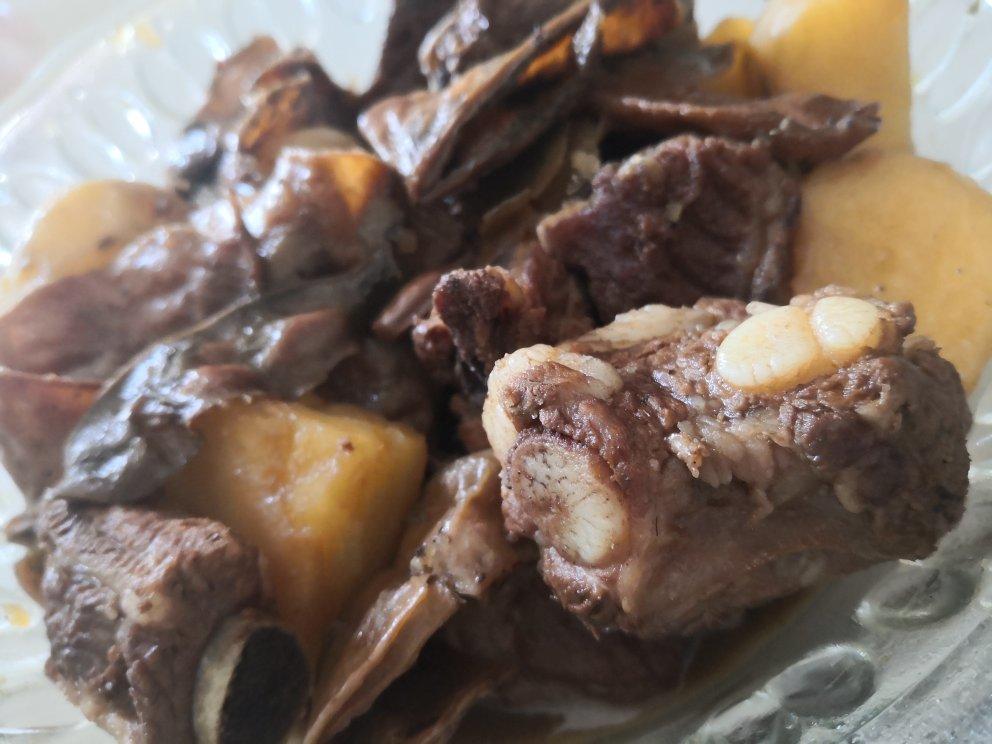 土豆炖排骨