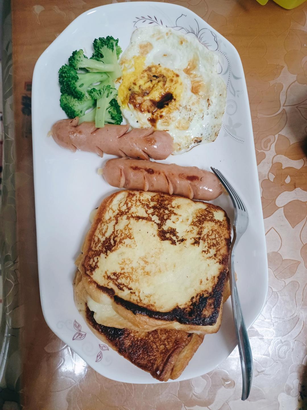 消耗吐司的快手早餐～西多士