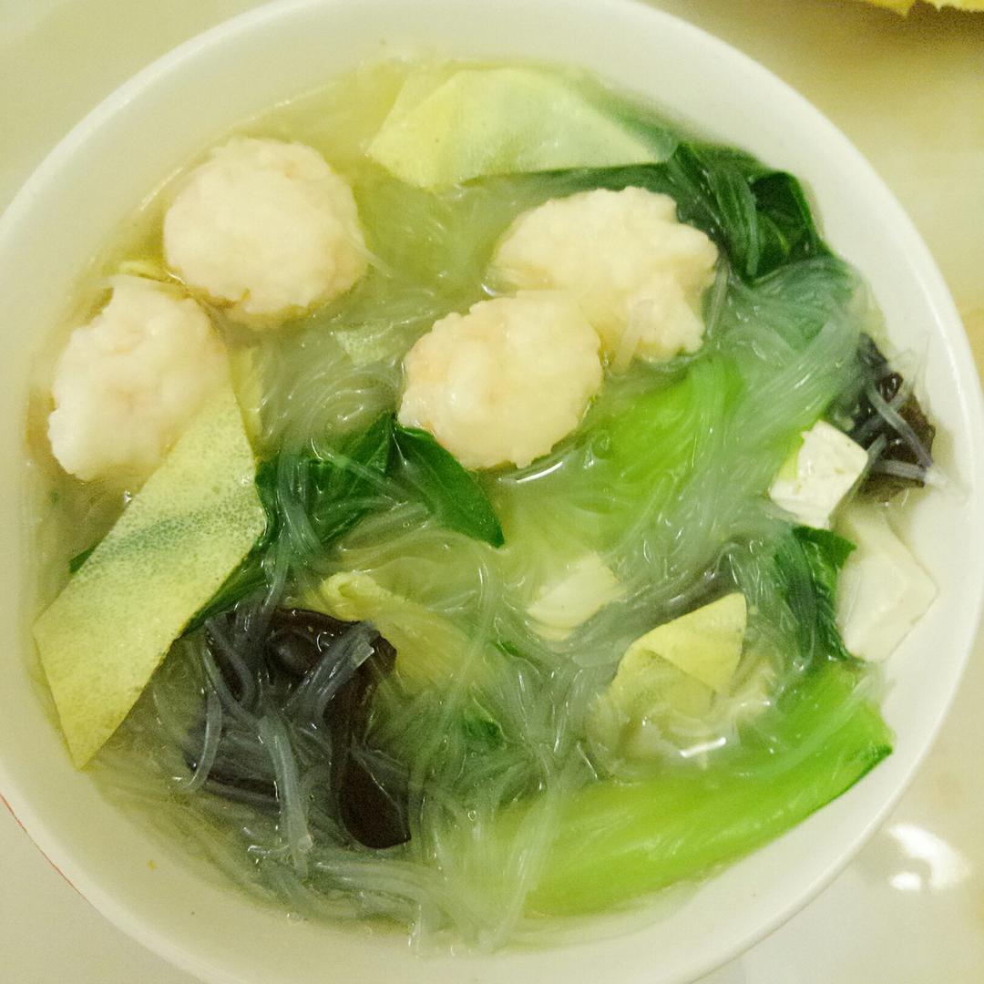 生汆丸子三鲜汤