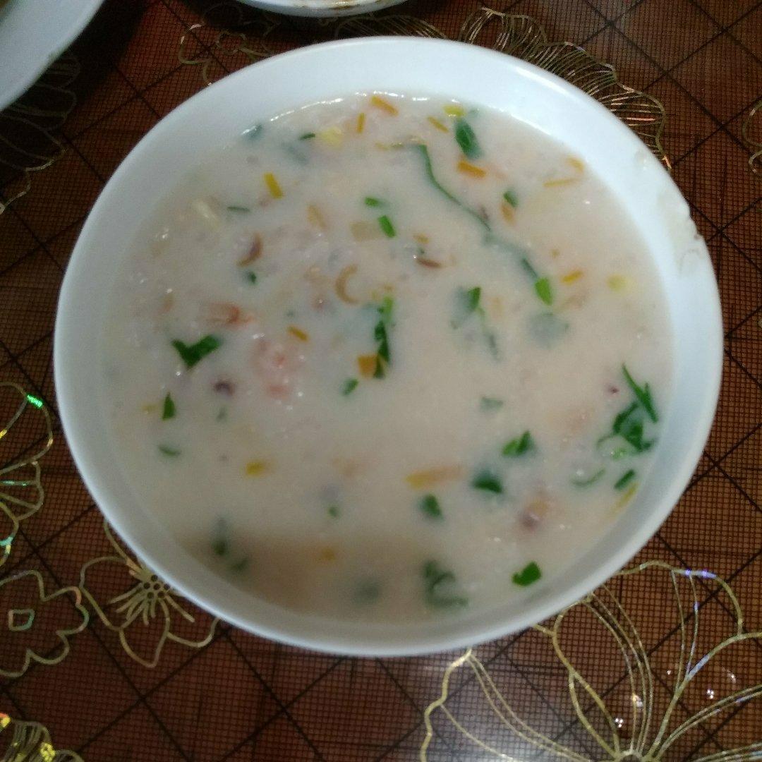 海鲜粥（潮汕砂锅粥）