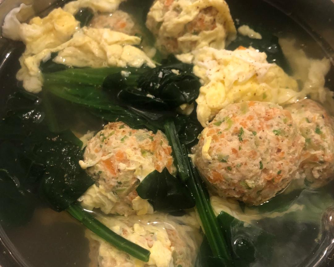 菠菜鸡肉丸子汤