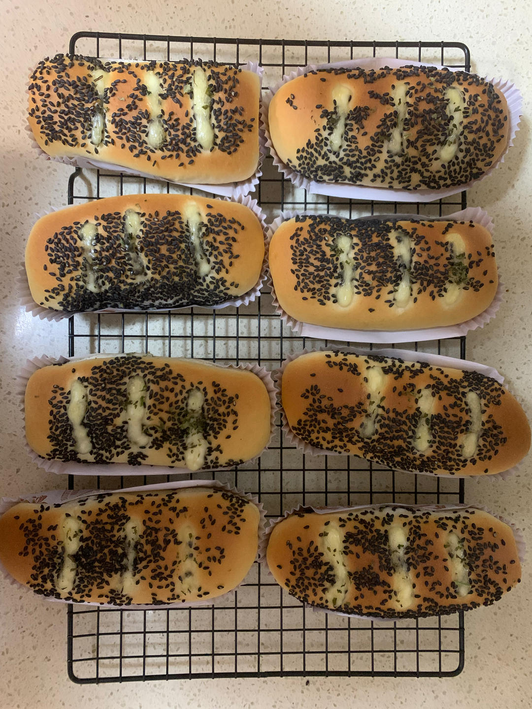 芝麻肉松肠仔包🌭一口香肠肉松大满足🍖
