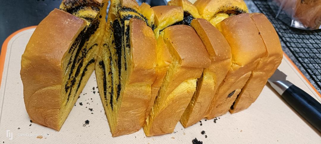 南瓜黑芝麻吐司