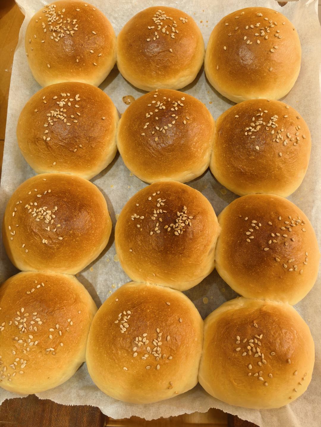 一次就成功，喧软好吃的淡奶油小餐包～