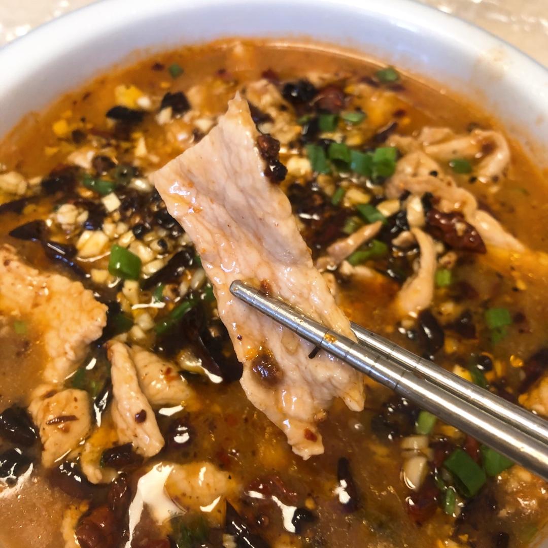 厨师长教你：“水煮肉片”的正宗做法，这味道真的很四川