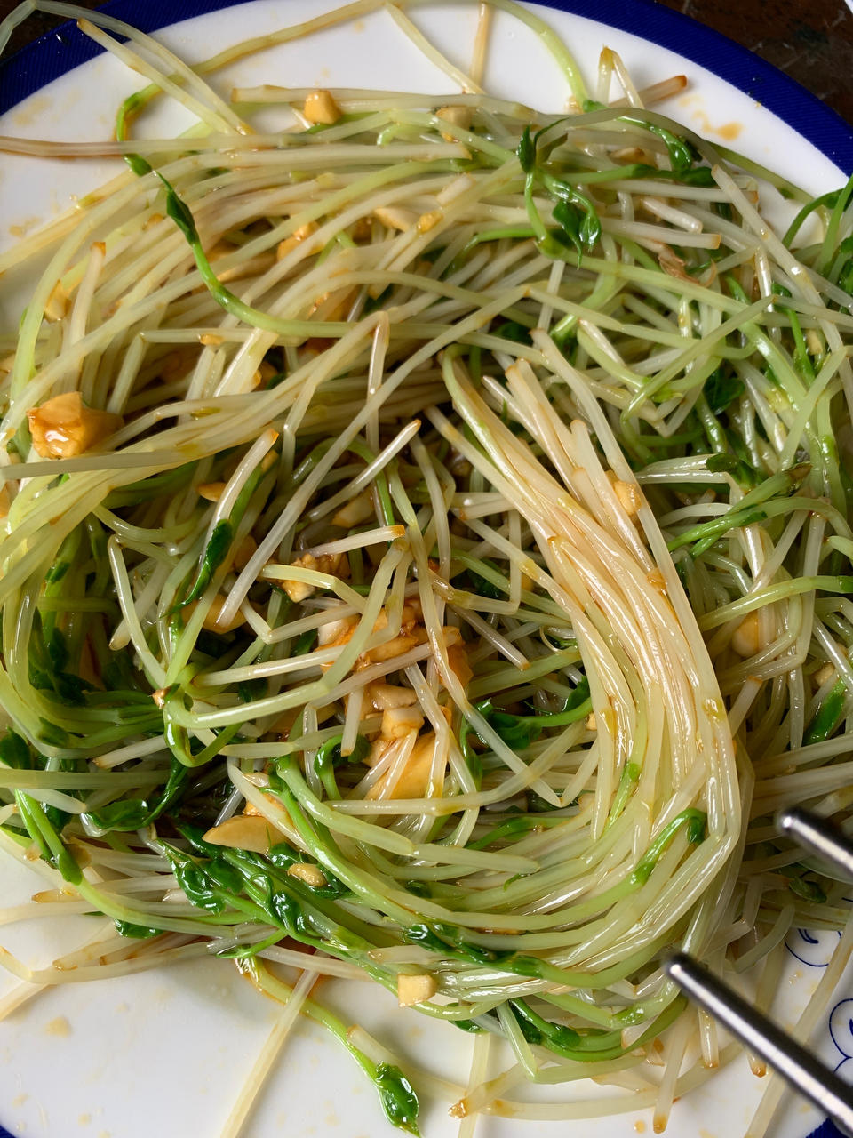 凉拌豆苗