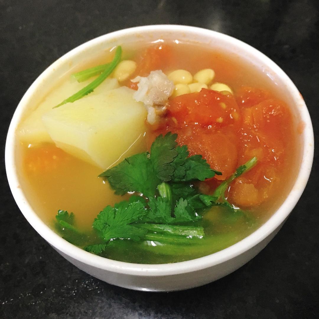 番茄土豆浓汤（简单！好喝！瘦身！）