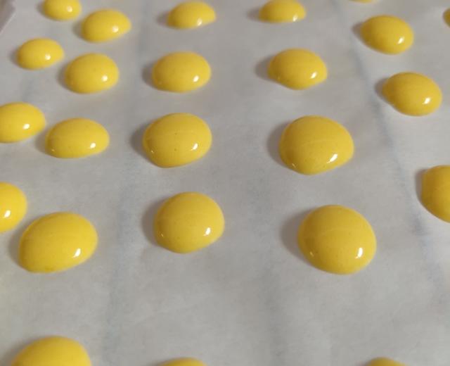 香蕉蛋黄溶豆的做法