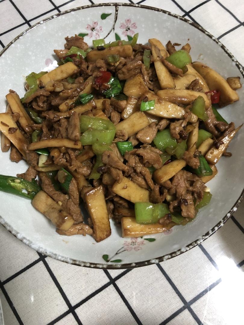 手撕杏鲍菇炒肉