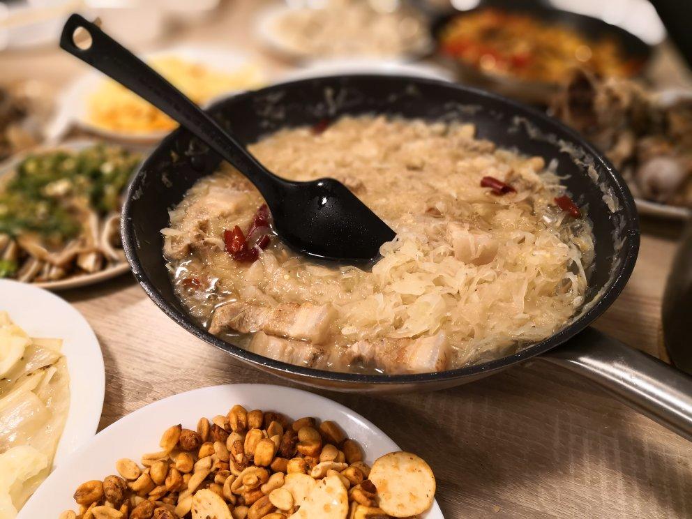 五花肉酸菜汤
