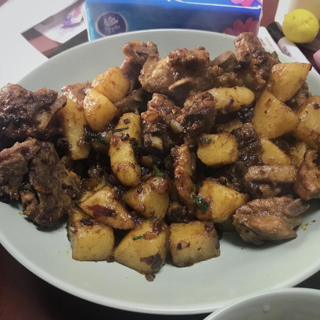 土豆烧排骨