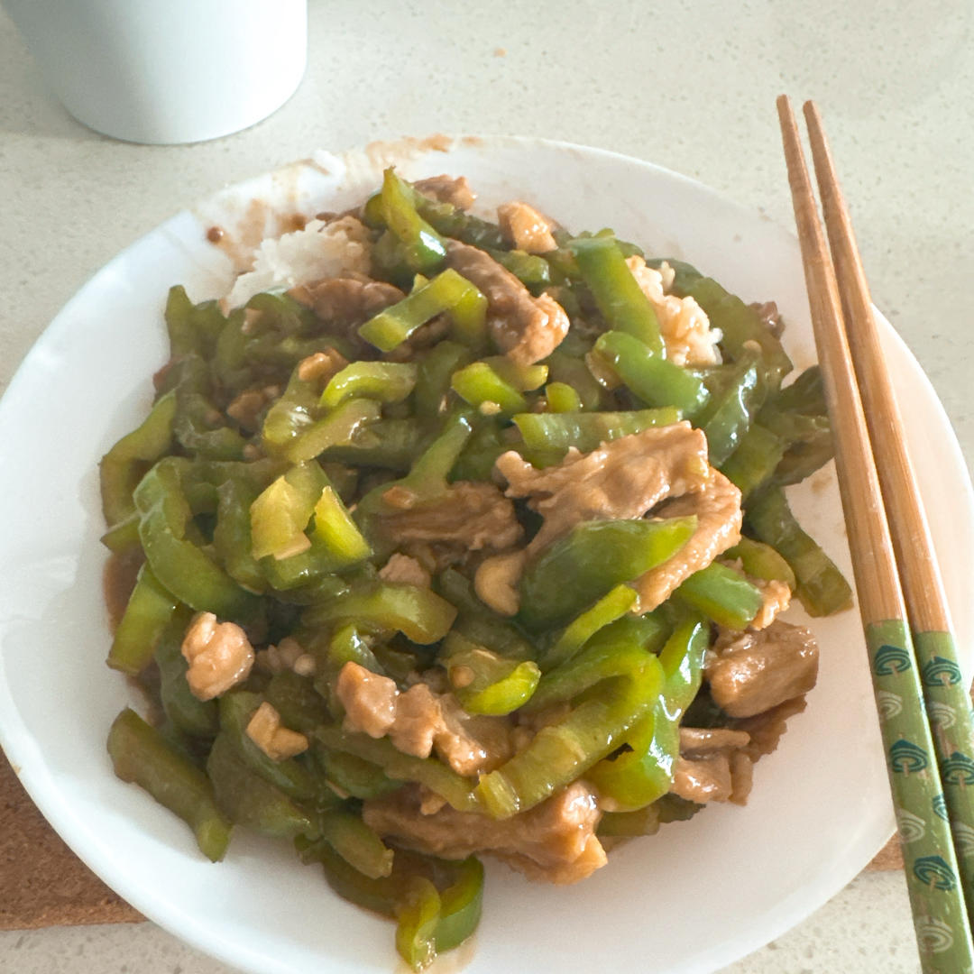 ‼️好吃到舔盘的青椒肉丝盖浇饭