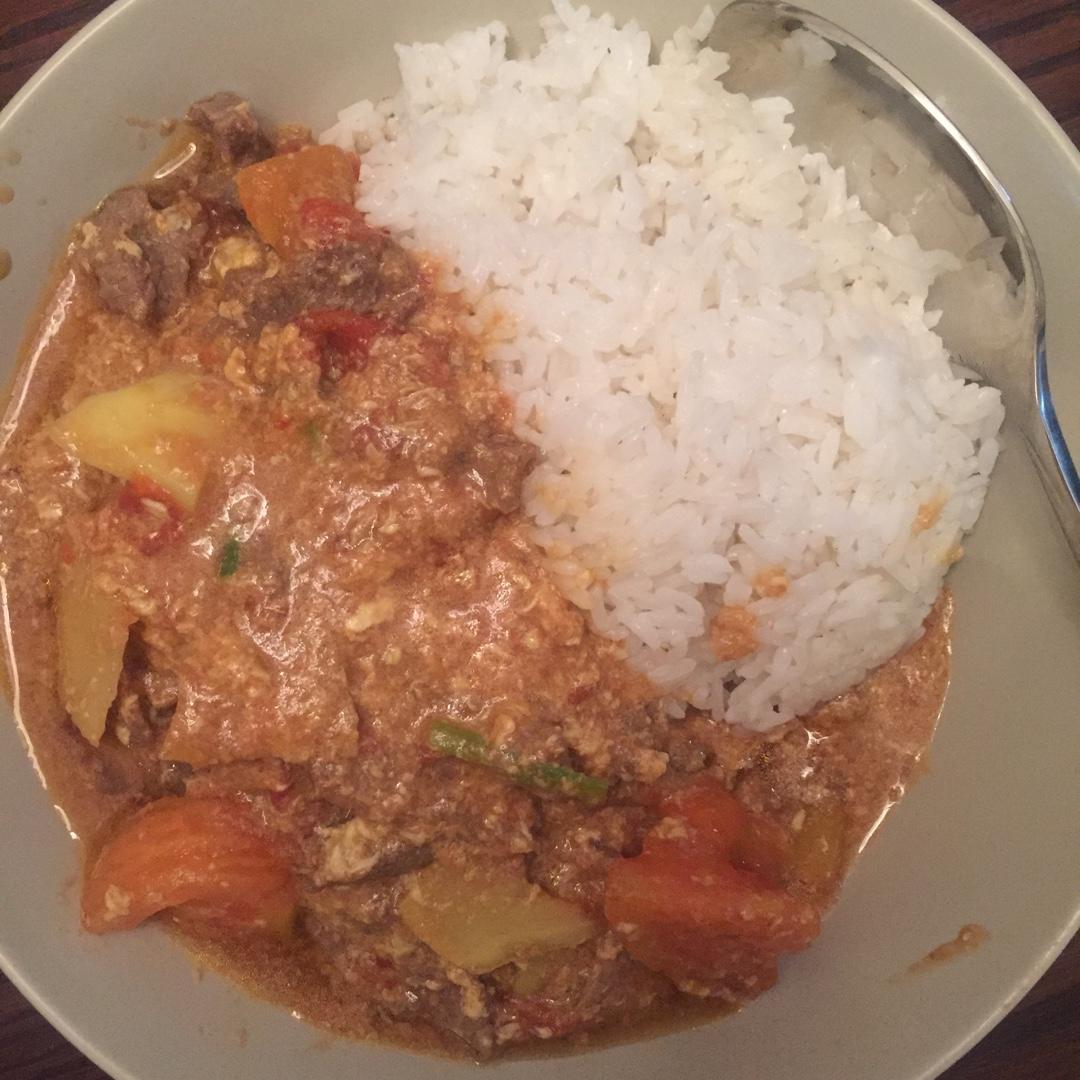 番茄滑蛋牛肉饭