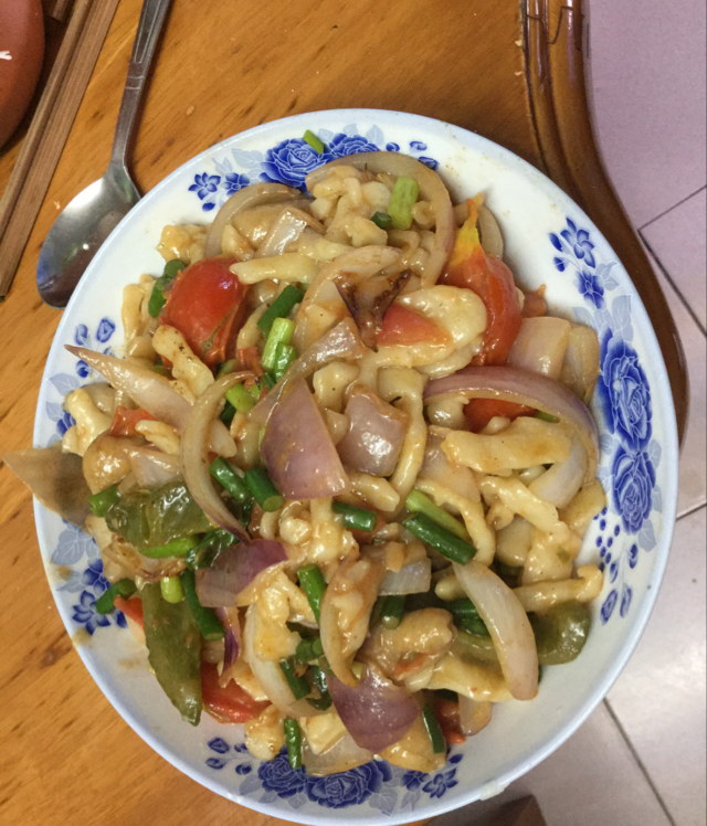 家庭版兰州牛肉面—拉条子