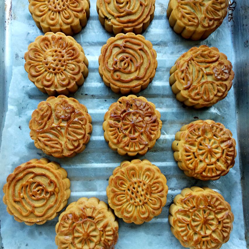 广式月饼—蛋黄莲蓉月饼