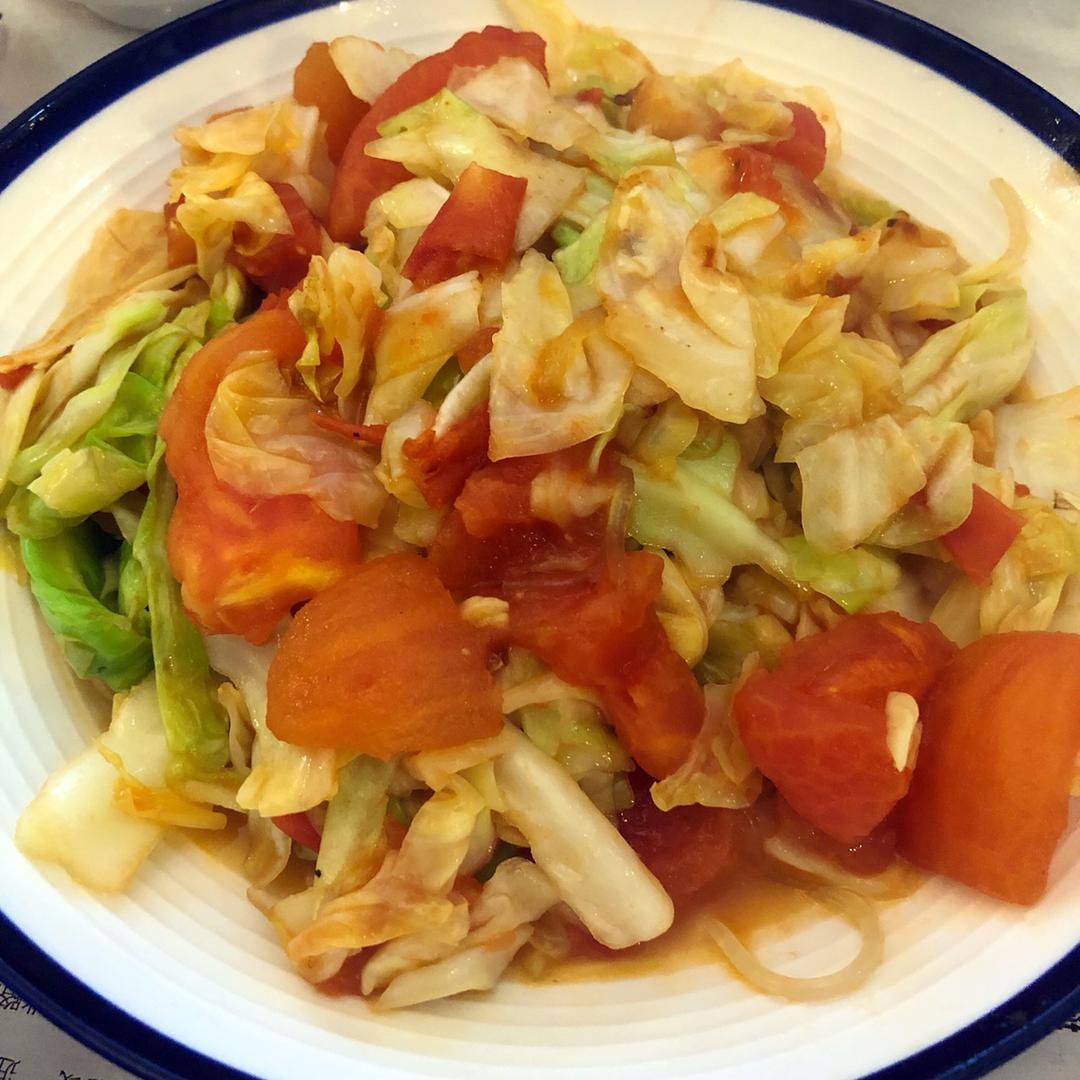 王胖肉做的西红柿炒包菜