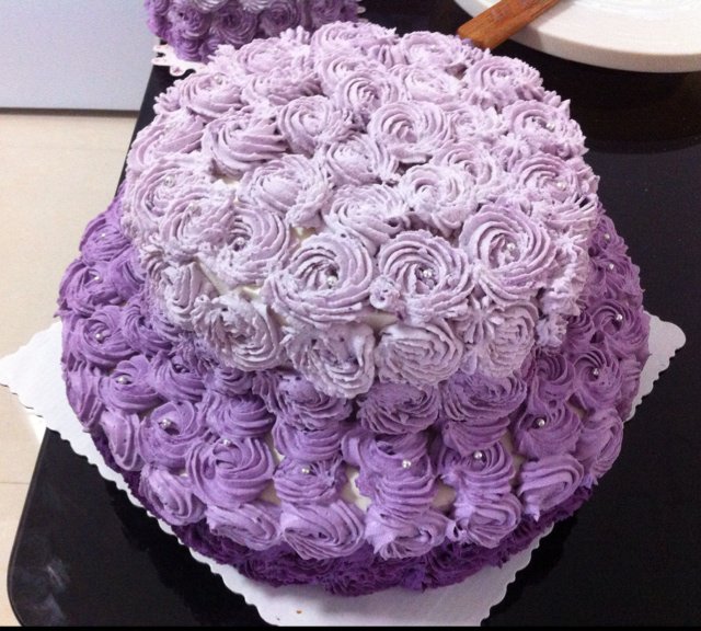 紫色玫瑰渐变裱花蛋糕