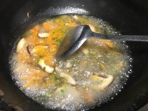 芙蓉鲜蔬汤的做法 步骤2