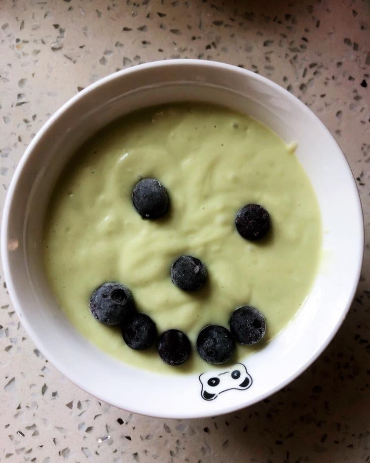 香蕉牛油果奶昔