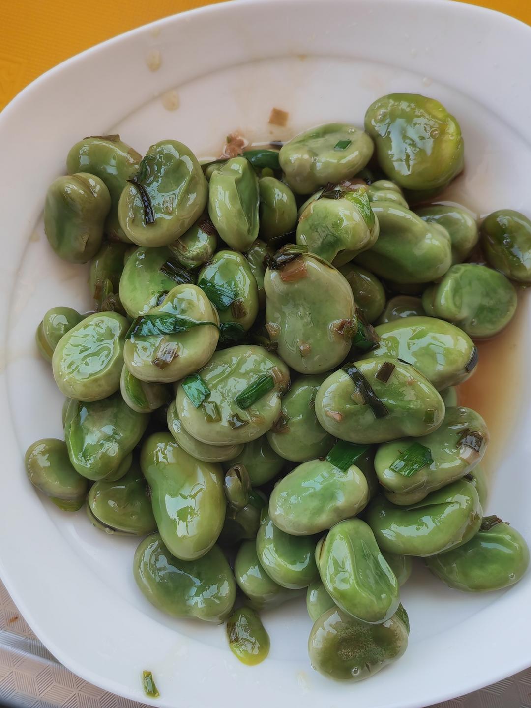 无比鲜美的葱油蚕豆