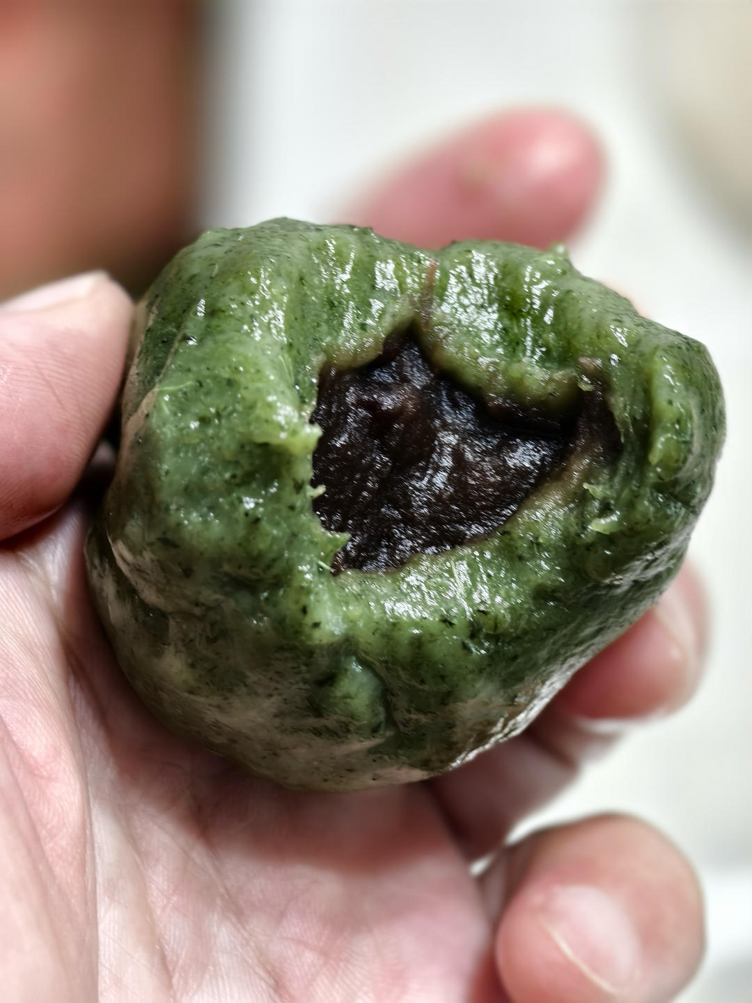 清明必吃的艾草青团