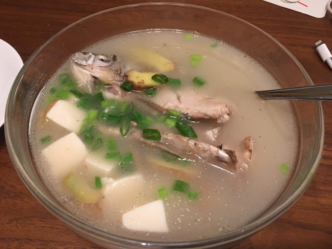【鲫鱼豆腐汤】