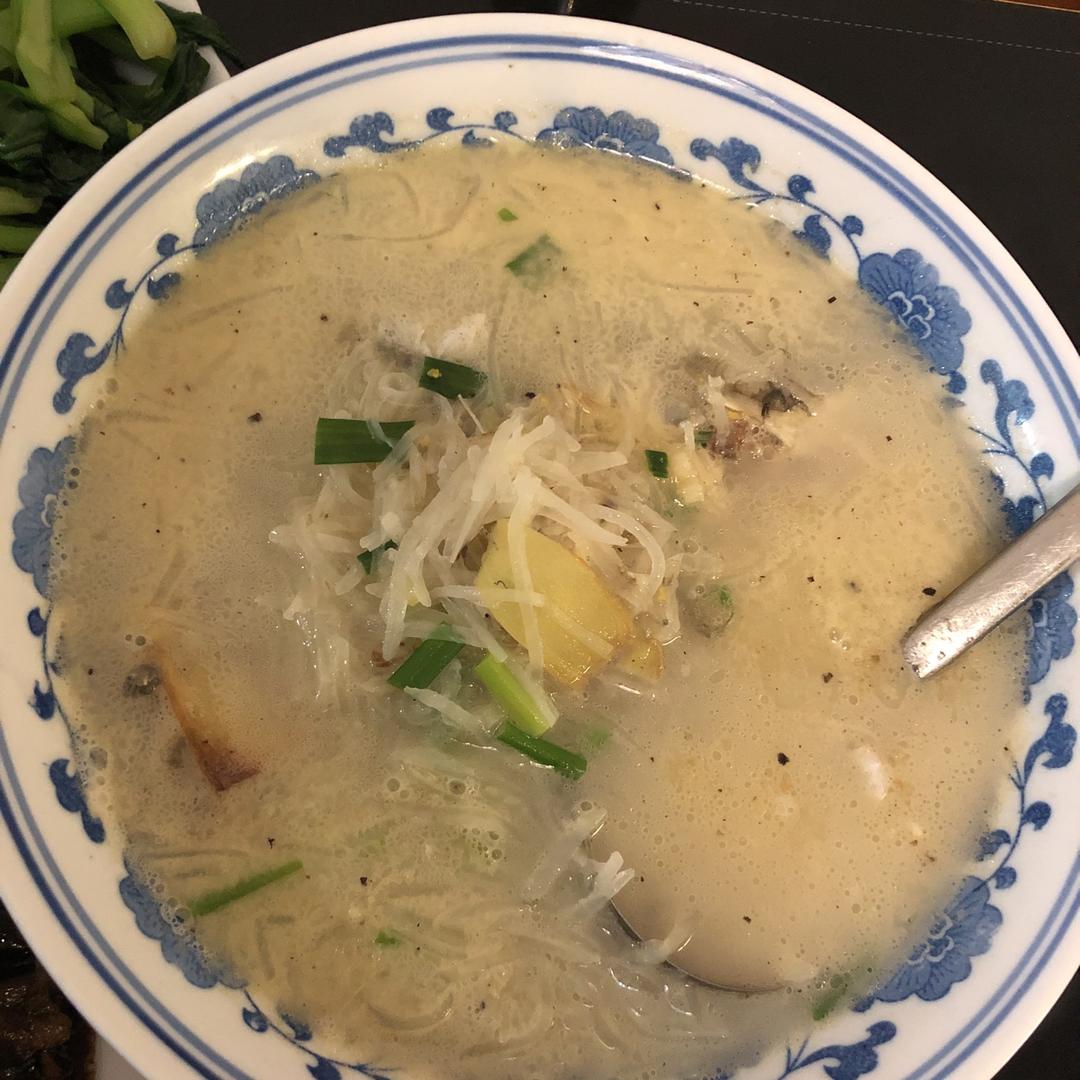 萝卜丝鲫鱼汤