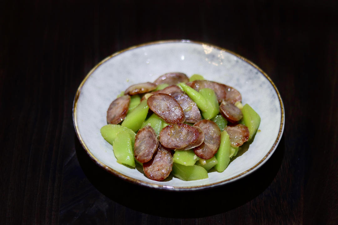 莴笋清炒腊肠