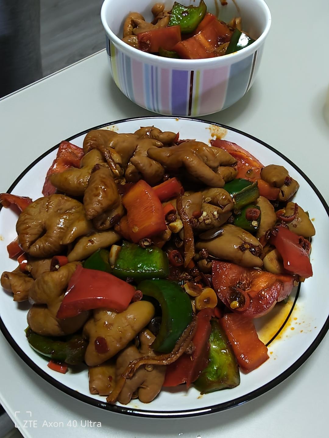 🔥干煸肥肠这样做，实在是太香了，好吃到停不下来😄