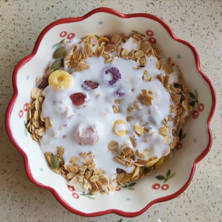 减脂燕麦水果碗