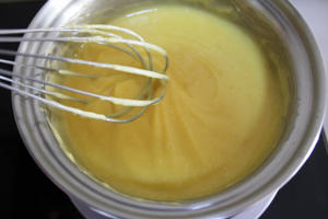 芒果牛奶雪花糕的做法 步骤7