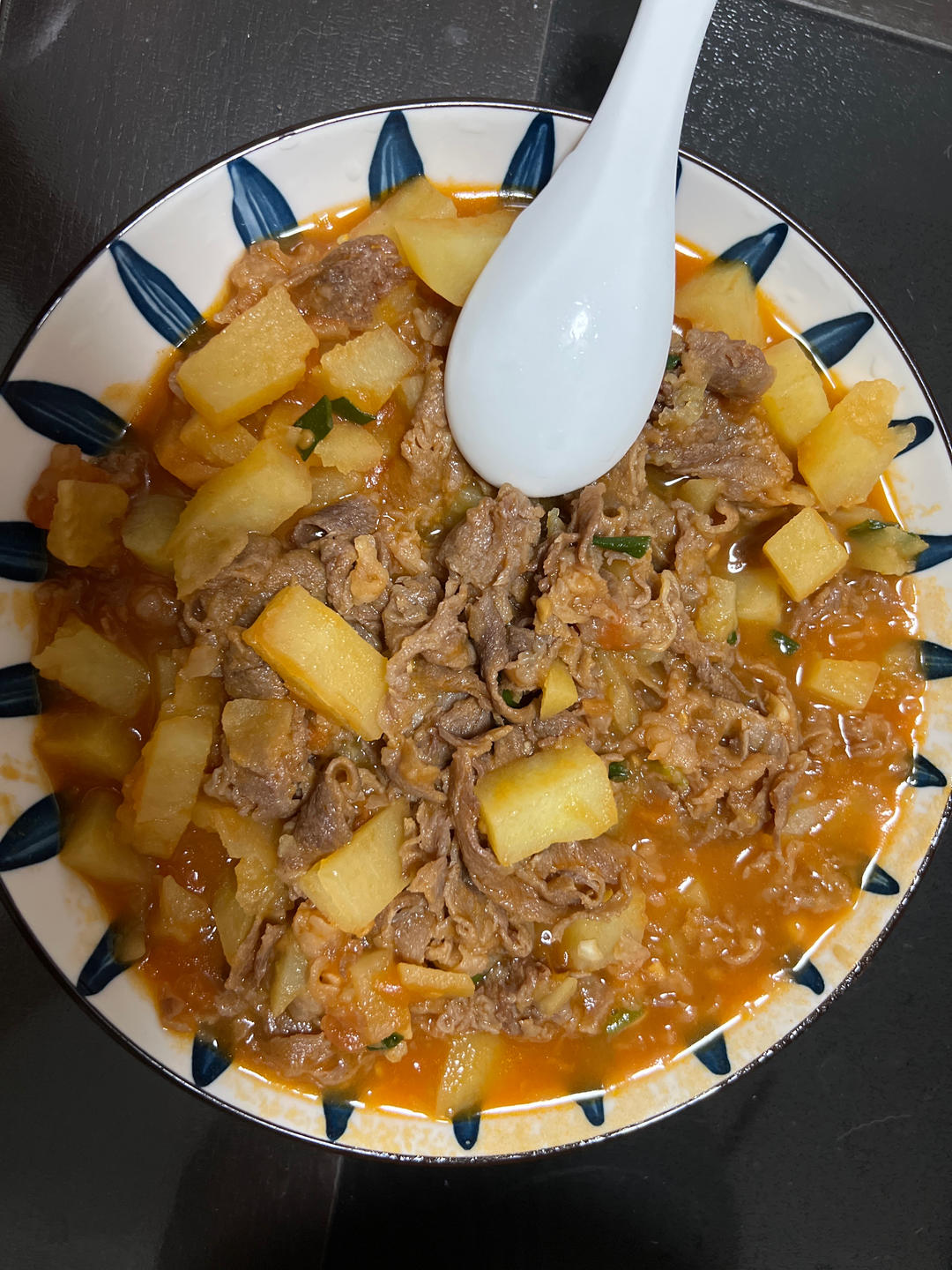 汤汁浓郁！好喝到汤汁都不剩的番茄土豆肥牛汤